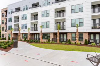 Flats on Front in Wilmington, NC - Building Photo - Building Photo