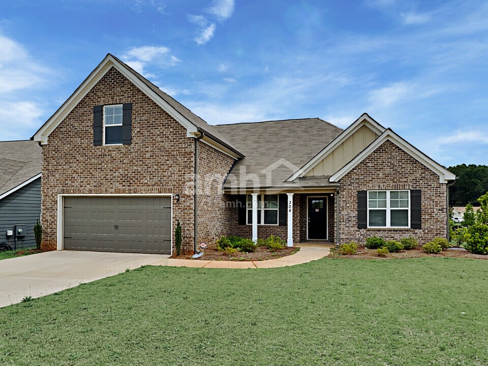 304 San Anselmo St in Locust Grove, GA - Building Photo