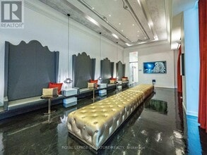 197 Yonge St in Toronto, ON - Building Photo - Building Photo