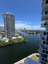 20515 E Country Club Dr in Miami, FL - Building Photo