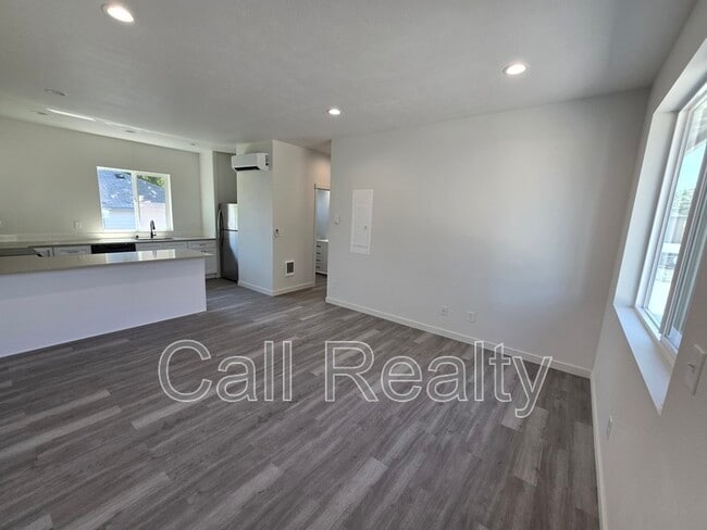 4215 N Locust Rd in Spokane, WA - Building Photo - Building Photo