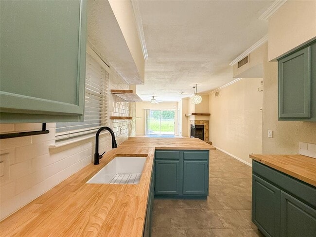 property at 2450 Wickersham Ln