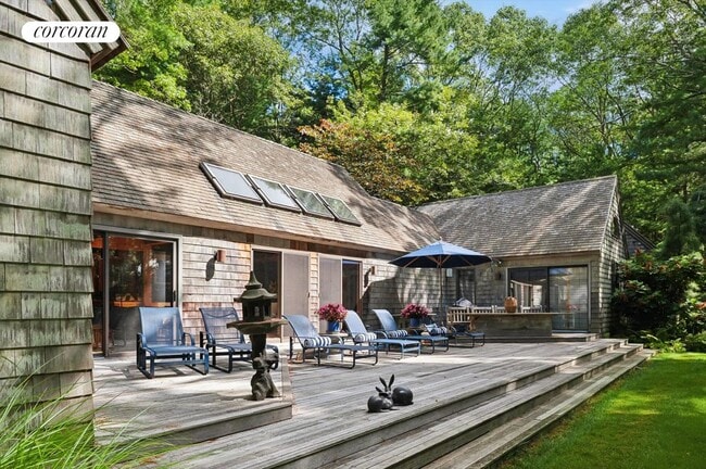 15 Bull Path Cl in East Hampton, NY - Building Photo - Building Photo