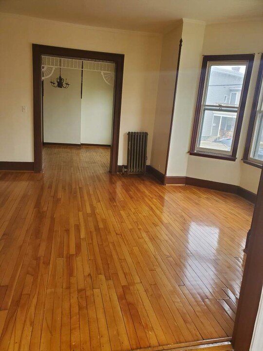 1530 Sunset Ave, Unit Apt 1N in Utica, NY - Foto de edificio