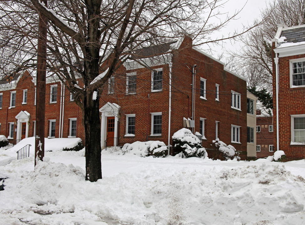 2312 40th St NW in Washington, DC - Building Photo