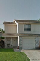 14 Cmns Wy S in Portland, TX - Building Photo