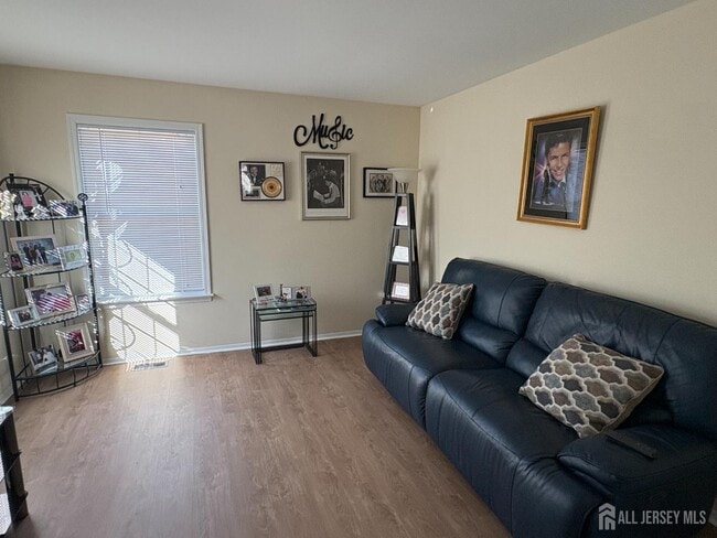 7A Daniel Webster Ave in Monroe Township, NJ - Building Photo - Building Photo