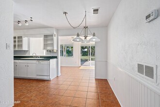 152 Longwood Dr in Ormond Beach, FL - Building Photo - Building Photo