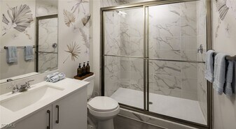 7301 Lake Bank Lp in Ft. Myers, FL - Building Photo