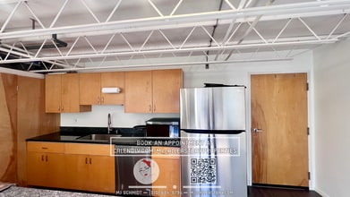 6031 Christie Ave in Emeryville, CA - Building Photo - Building Photo