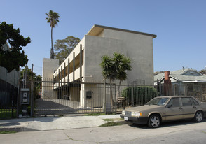 5553 Romaine St Apartments