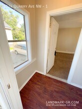 1124 Quarry Ave NW in Grand Rapids, MI - Building Photo - Building Photo