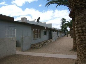 Moreland 4-plexes in Phoenix, AZ - Building Photo