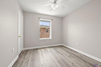 445 W Parker Blvd, Unit 4 in Baton Rouge, LA - Building Photo - Building Photo