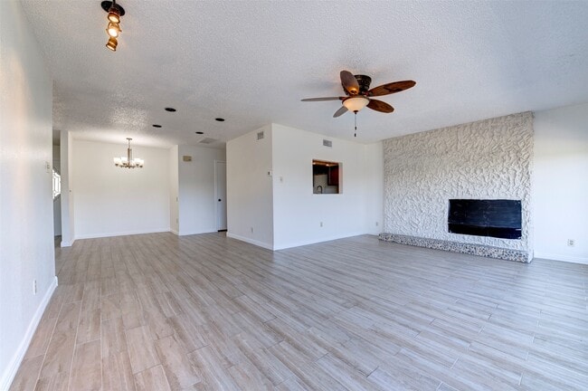 property at 2137 Casa Rio Cir