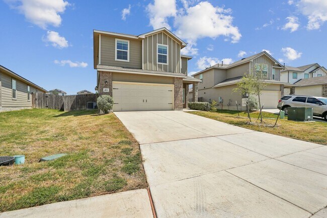 4011 Basil Mdw in Von Ormy, TX - Building Photo - Building Photo