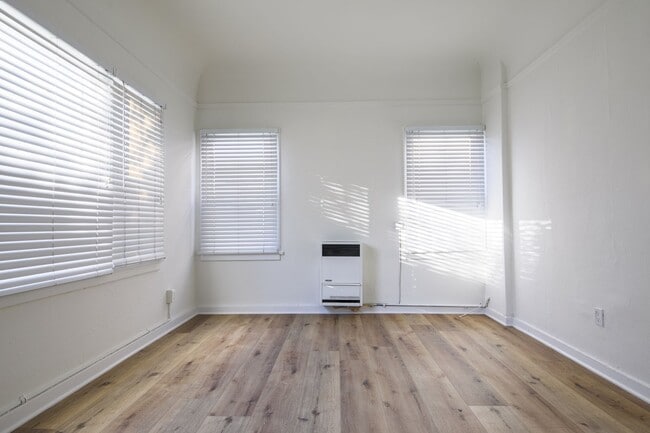 132 Westmoreland Ave in Los Angeles, CA - Foto de edificio - Building Photo