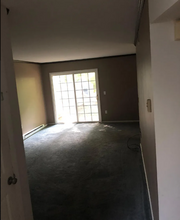 213 Tallow Wood Dr in Clifton Park, NY - Building Photo - Building Photo