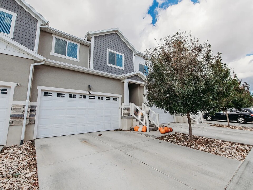 1717 N 3720 W in Lehi, UT - Building Photo