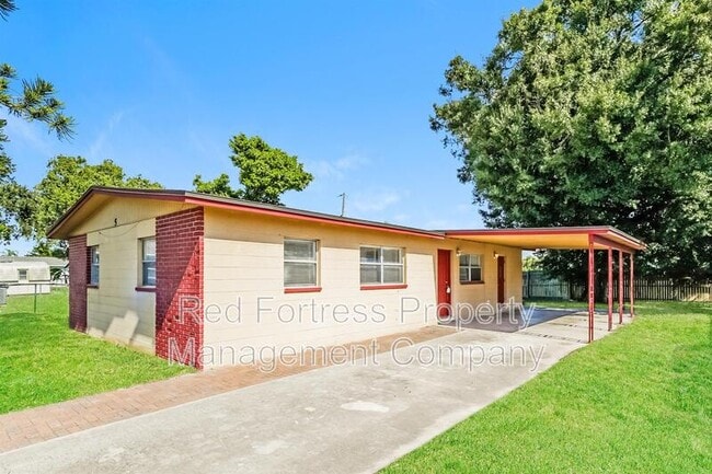 property at 5 E Clermont Ct