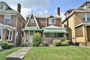 2106 West St in Munhall, PA - Building Photo