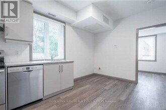 36 Grant Ave in Hamilton, ON - Building Photo - Building Photo