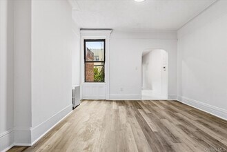 422 Bleecker St in Brooklyn, NY - Building Photo - Building Photo