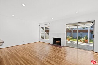 12730 La Maida St in Los Angeles, CA - Building Photo - Building Photo