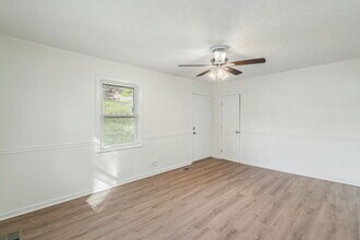 2324 Greenfield Ln in Knoxville, TN - Building Photo - Building Photo