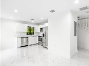 1825 NW 68th St in Miami, FL - Building Photo - Building Photo