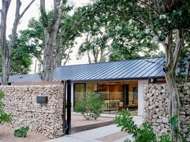 2708 Friar Tuck Ln in Austin, TX - Building Photo