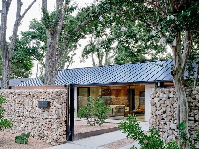 property at 2708 Friar Tuck Ln