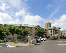 Country Club Villages in Honolulu, HI - Building Photo - Building Photo