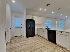 10511 Pineland Dr in Willis, TX - Building Photo - Building Photo