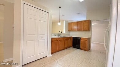 13 Sleepy Hollow Trail in Palm Coast, FL - Building Photo - Building Photo