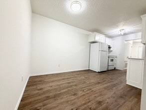 5905 B Sara St in Fayetteville, AR - Building Photo - Building Photo