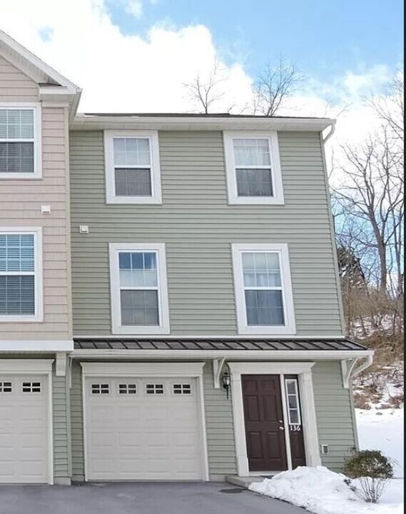 136 Kestrel Ln in Boalsburg, PA - Building Photo