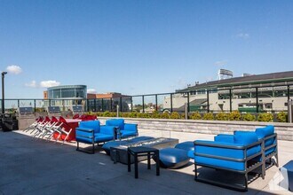 1025 W Addison St in Chicago, IL - Building Photo - Building Photo