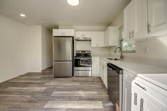 22196 Lockport Ave in Port Charlotte, FL - Foto de edificio - Building Photo