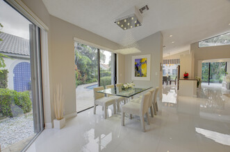 2106 NW 60th Cir in Boca Raton, FL - Foto de edificio - Building Photo