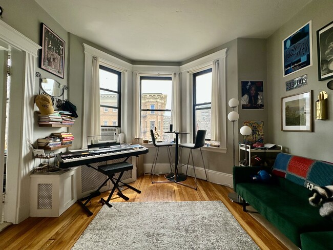 property at 39 Hemenway St