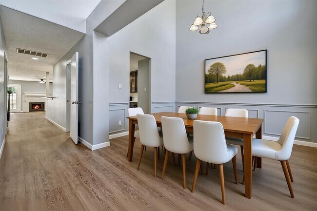 22250 Queenbury Hills Dr in Houston, TX - Building Photo - Building Photo