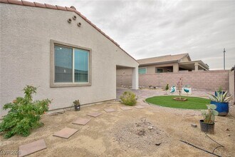 689 Monteverdi Peak St in Henderson, NV - Building Photo - Building Photo