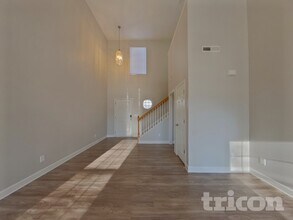 9245 Simonton Dr in Charlotte, NC - Foto de edificio - Building Photo