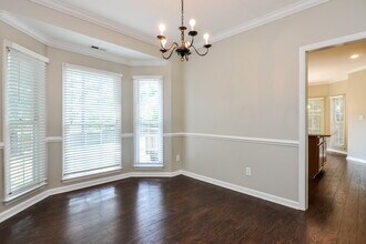 7705 Hollyheight Ln in Raleigh, NC - Building Photo - Building Photo