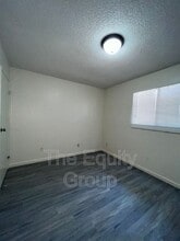 149 N Castle Rock St in Woodlake, CA - Foto de edificio - Building Photo