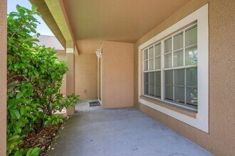 4729 White Bay Cir in Wesley Chapel, FL - Foto de edificio - Building Photo
