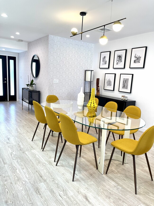 6143 Carpenter Ave in North Hollywood, CA - Foto de edificio - Building Photo