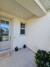 1556 N River Cir in Tarpon Springs, FL - Building Photo - Building Photo