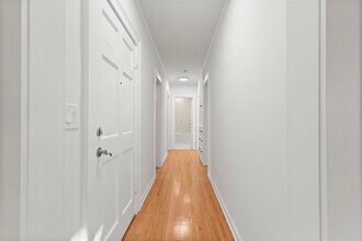 518 N Genesee Ave, Unit 518 in Los Angeles, CA - Building Photo - Building Photo